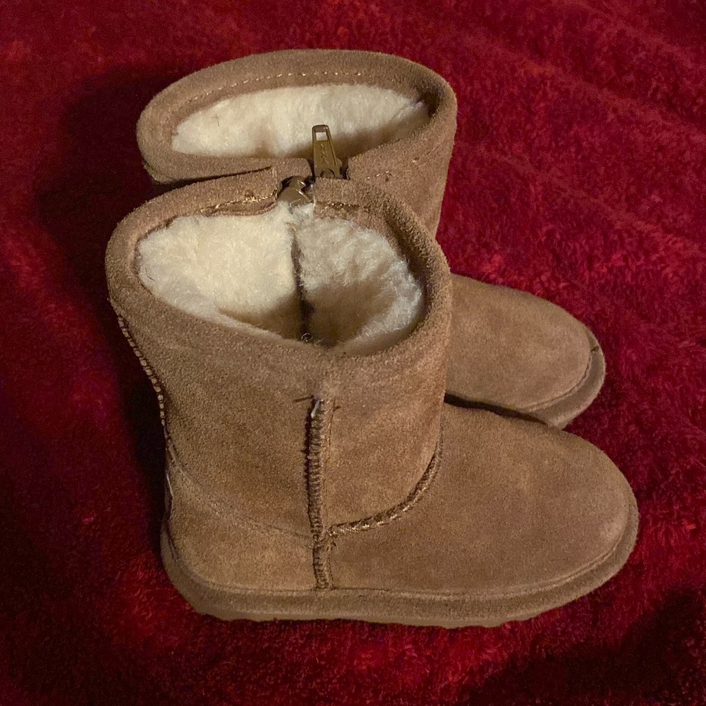 BearPaw Toddler Uggs NWOT